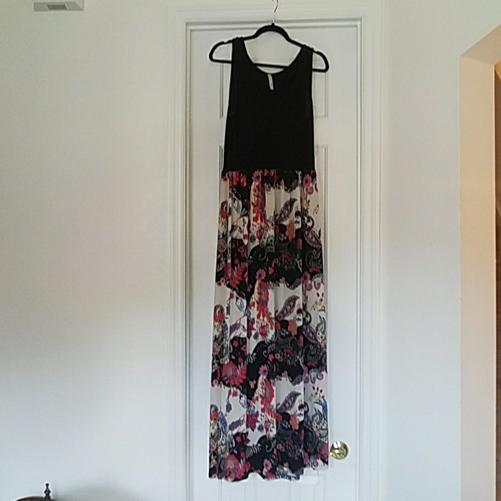 TUA  Boutique Floral Maxi Dress L